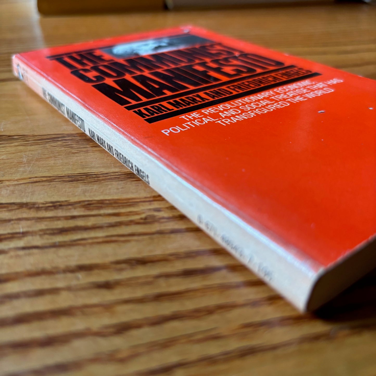 Karl Marx & Friedrich Engels - The Communist Manifesto