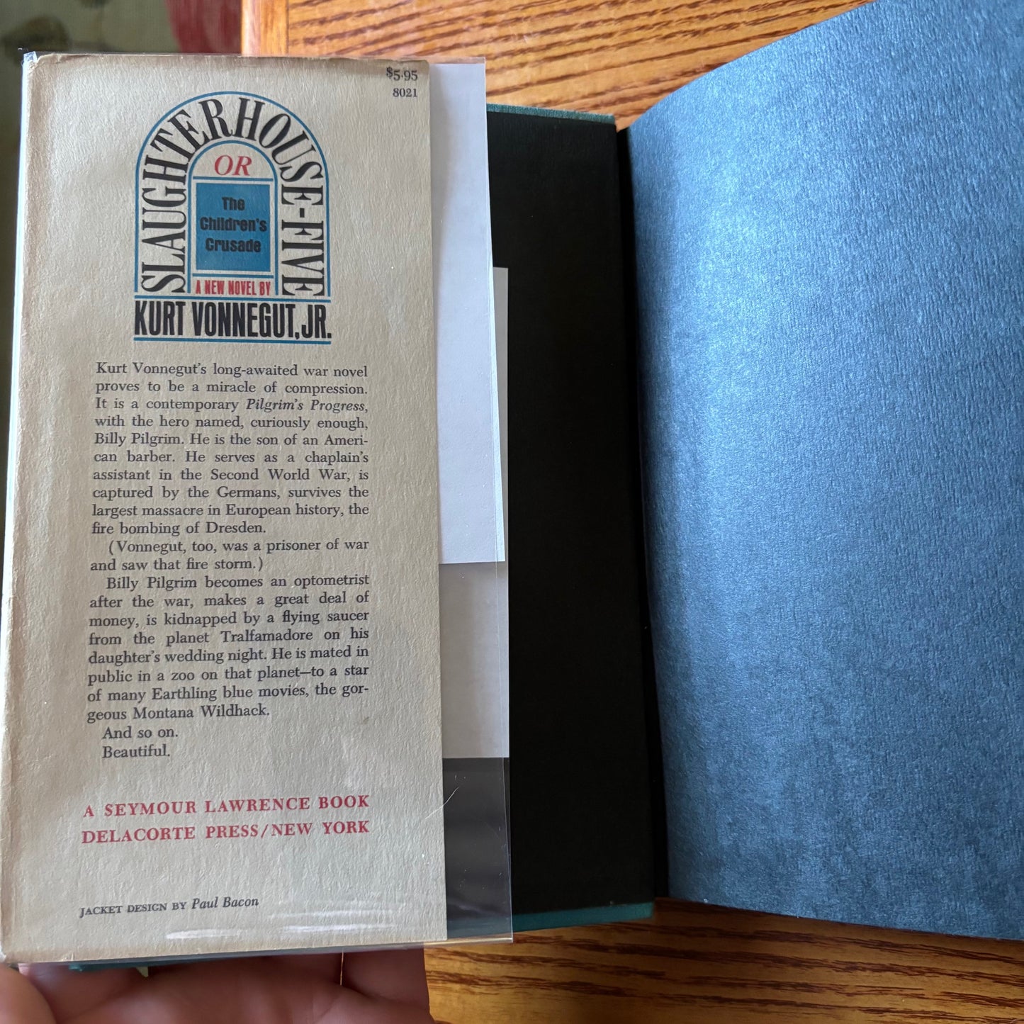Kurt Vonnegut, Jr. - Slaughterhouse-Five - First Edition