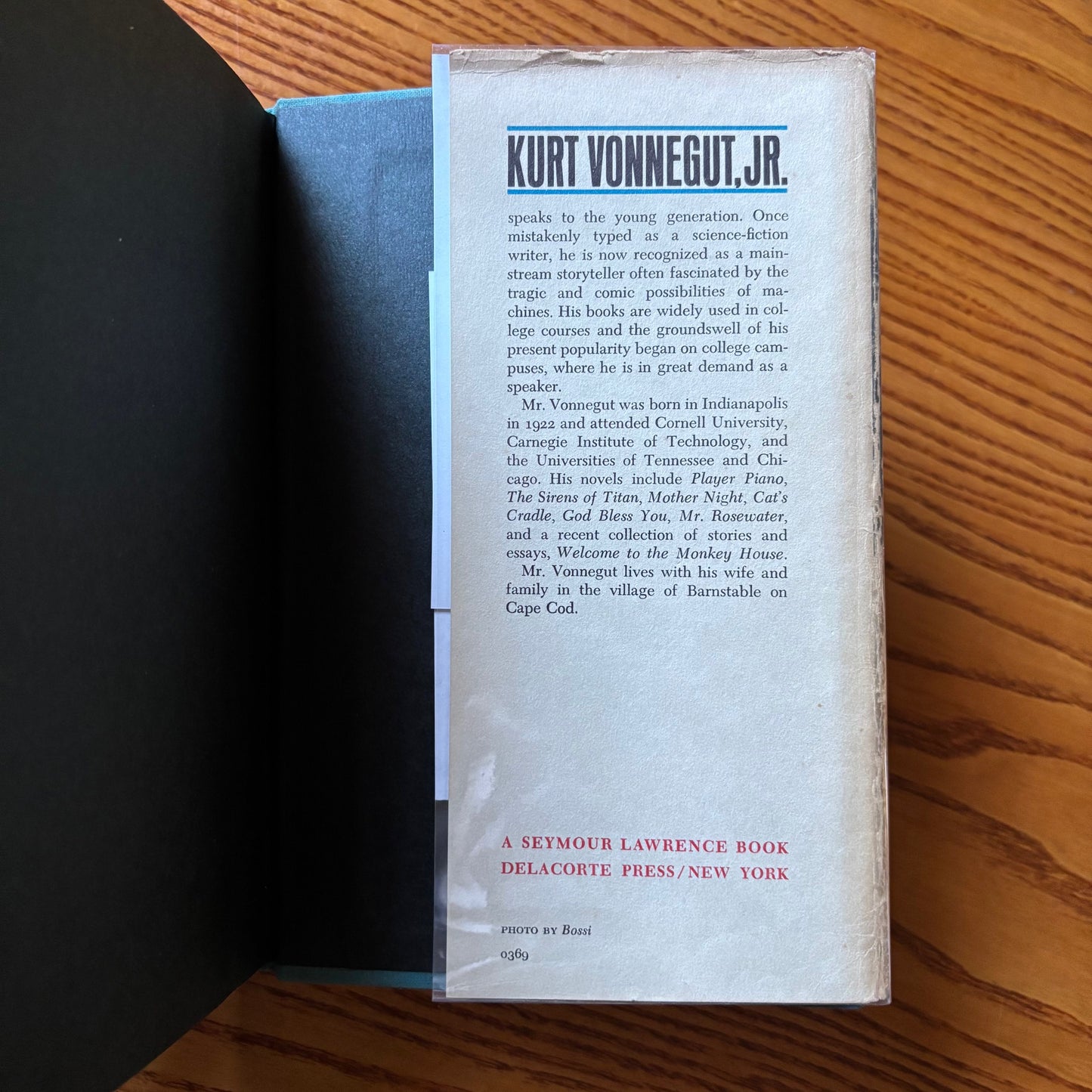 Kurt Vonnegut, Jr. - Slaughterhouse-Five - First Edition