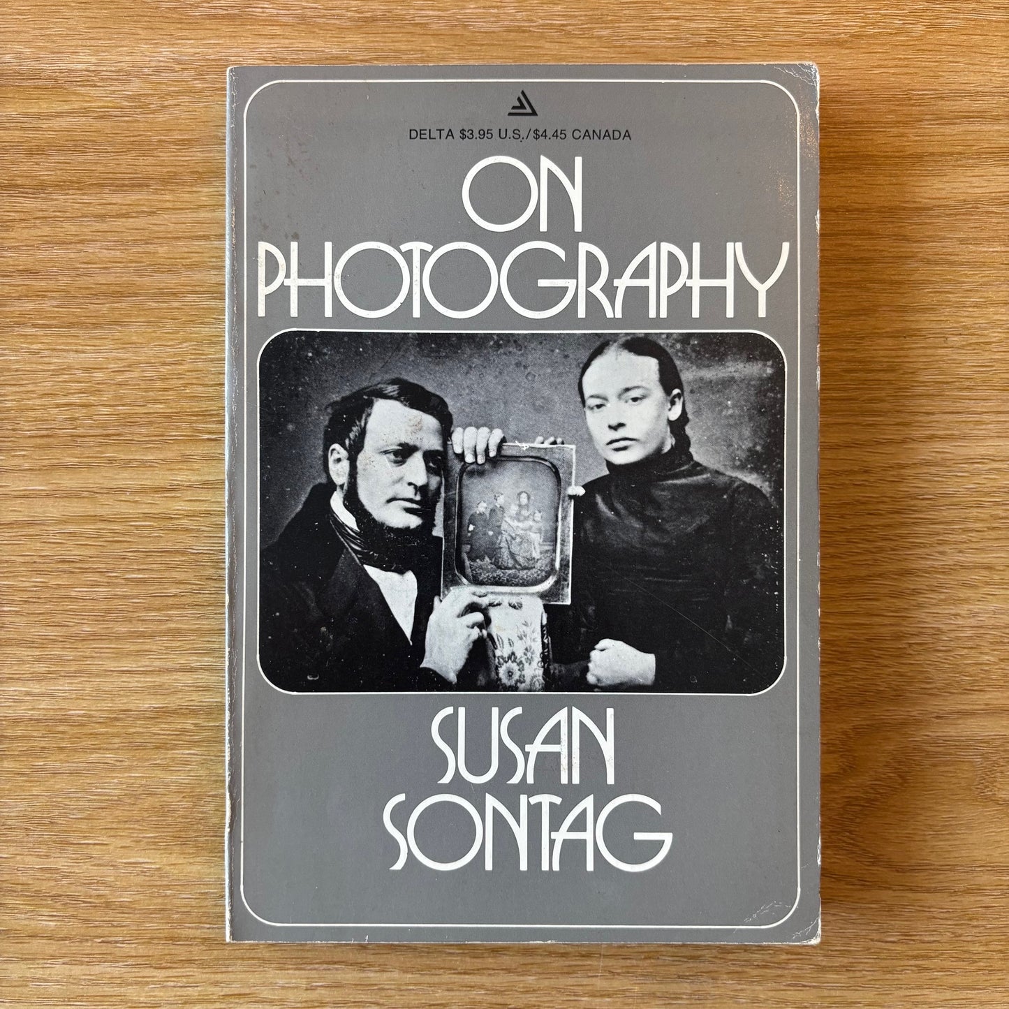 Susan Sontag - On Photography - First Edition Paperback