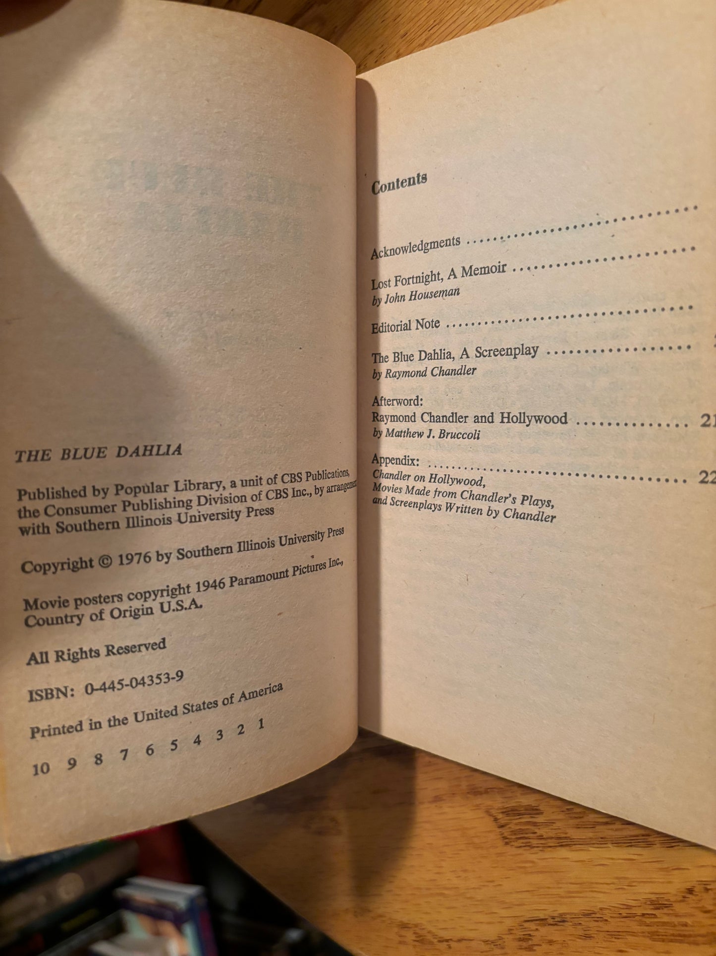 Raymond Chandler - The Blue Dahlia