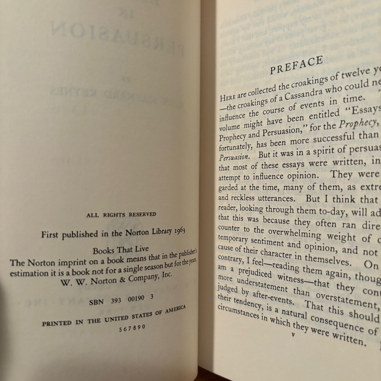 John Maynard Keynes - Essays in Persuasion