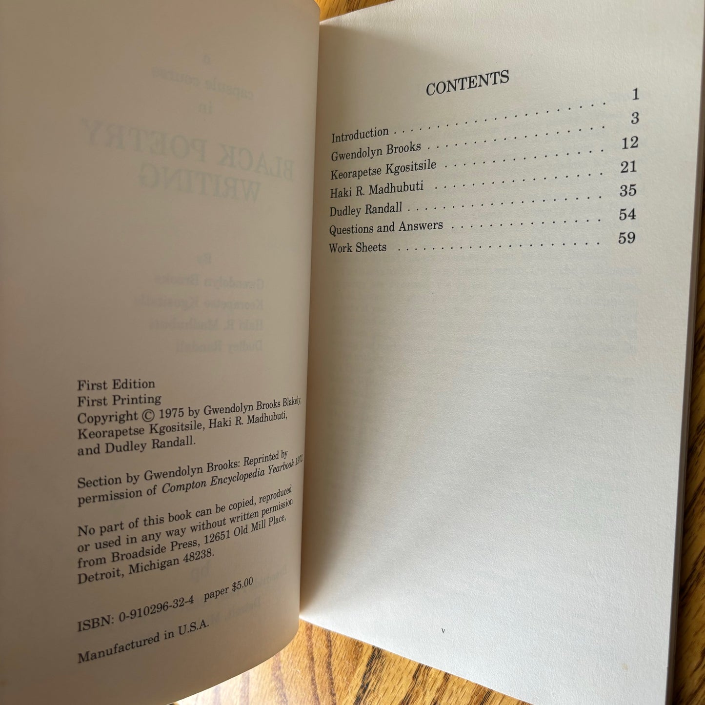 A Capsule Course in Black Poetry Writing - Broadside Press