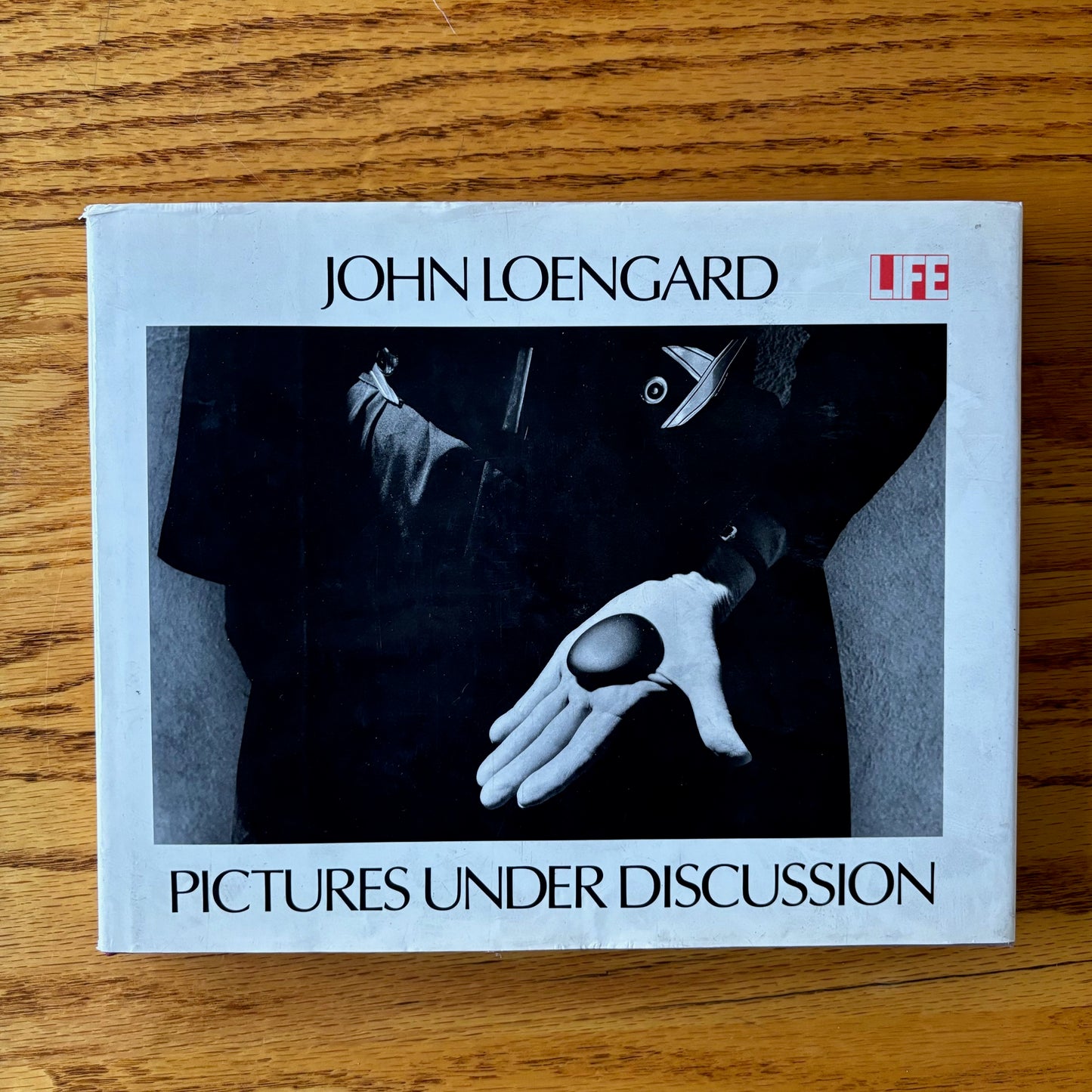 John Loengard - Pictures Under Discussion