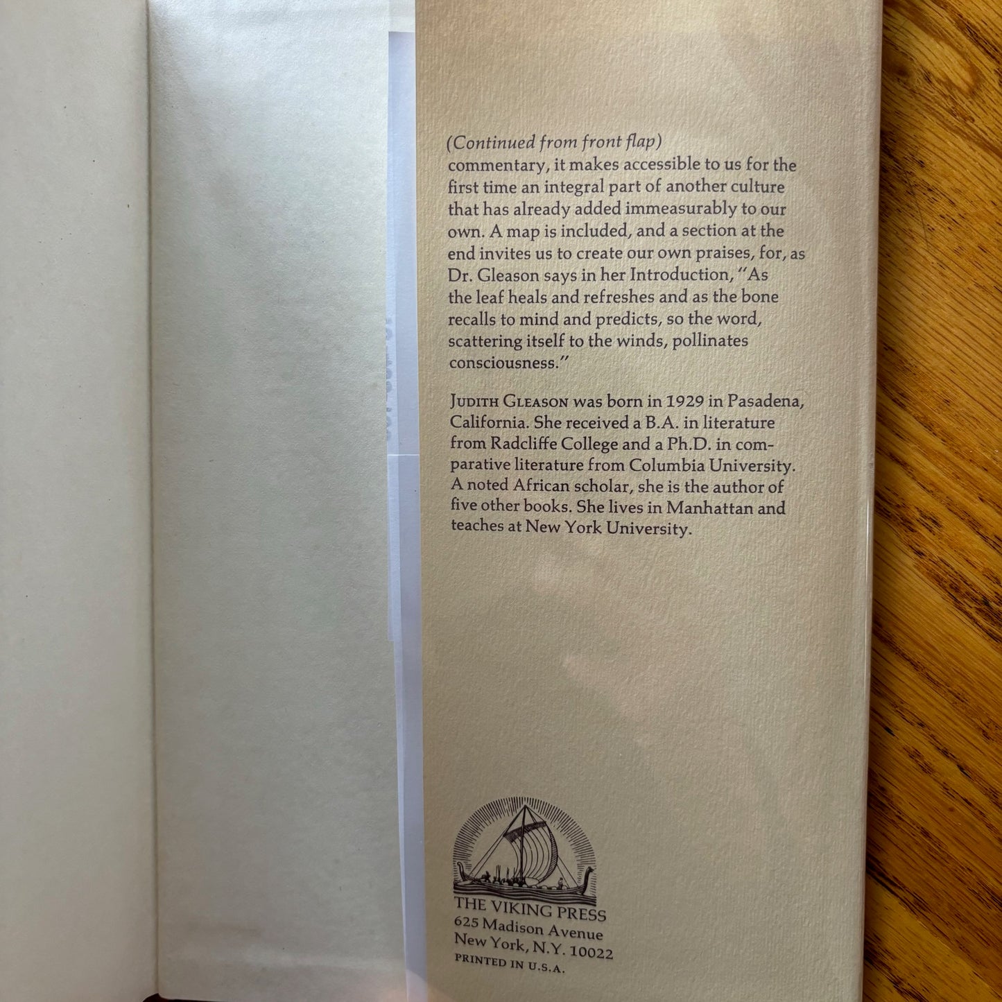 Judith Gleason, ed. - Leaf and Bone: African Praise-Poems