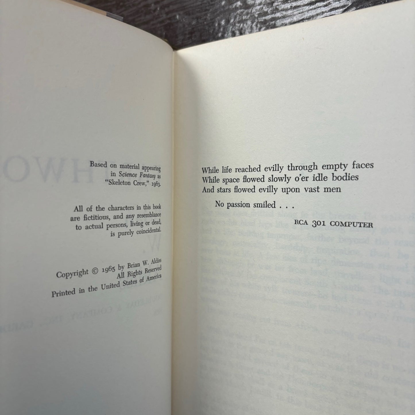 Brian W. Aldiss - Earthworks