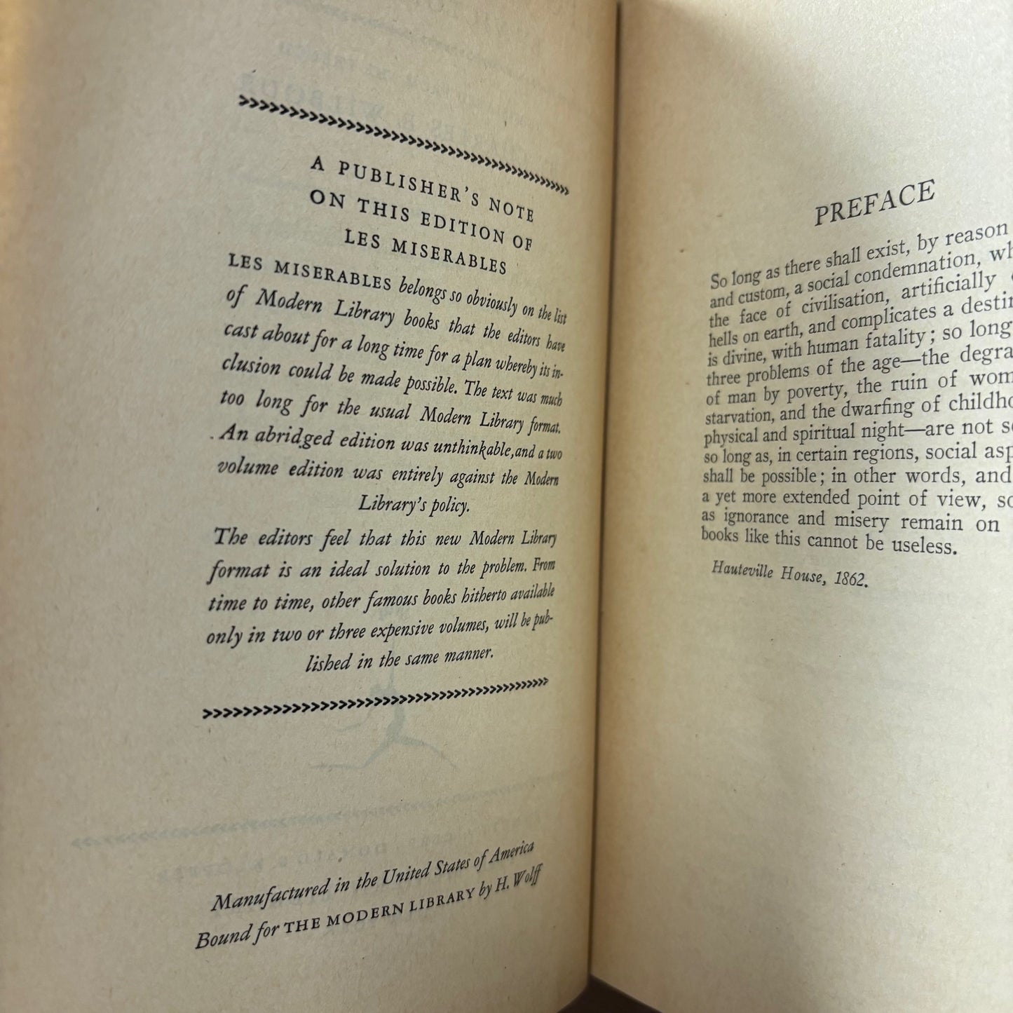 Victor Hugo - Les Miserables - Modern Library