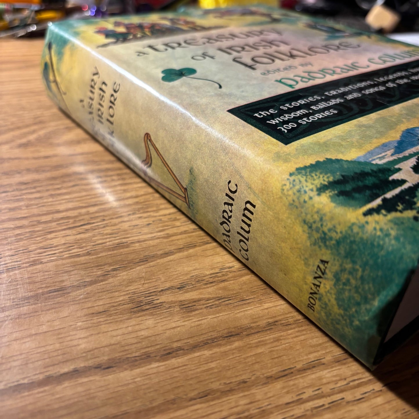 Padraic Colum - A Treasury of Irish Folklore