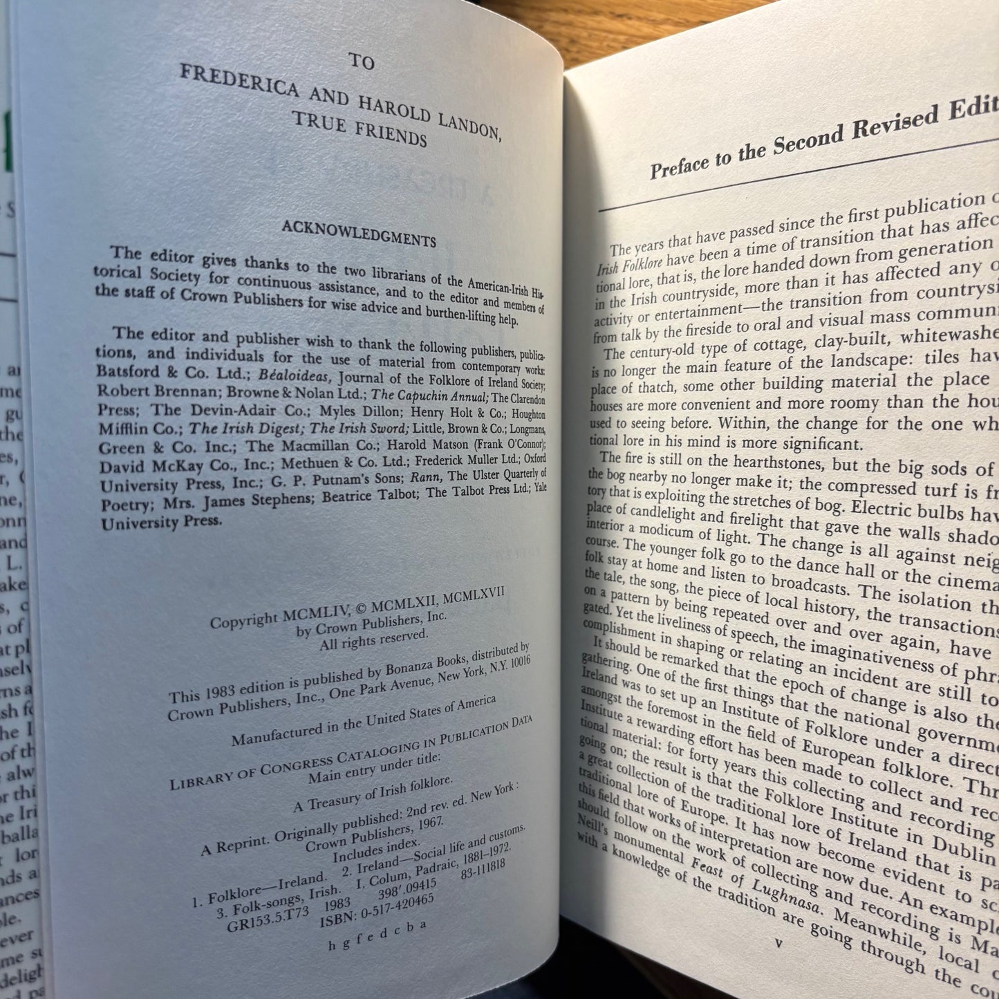 Padraic Colum - A Treasury of Irish Folklore