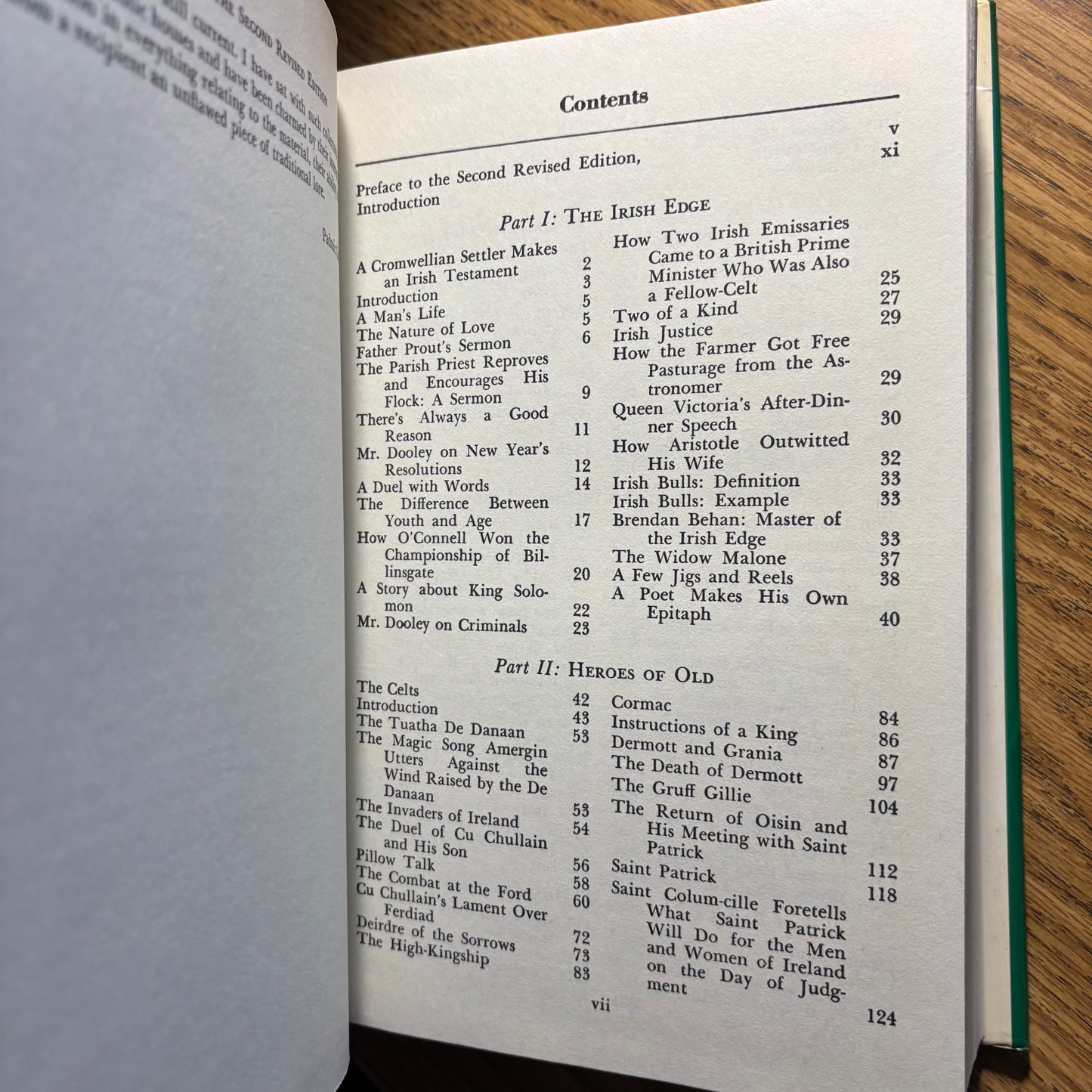 Padraic Colum - A Treasury of Irish Folklore