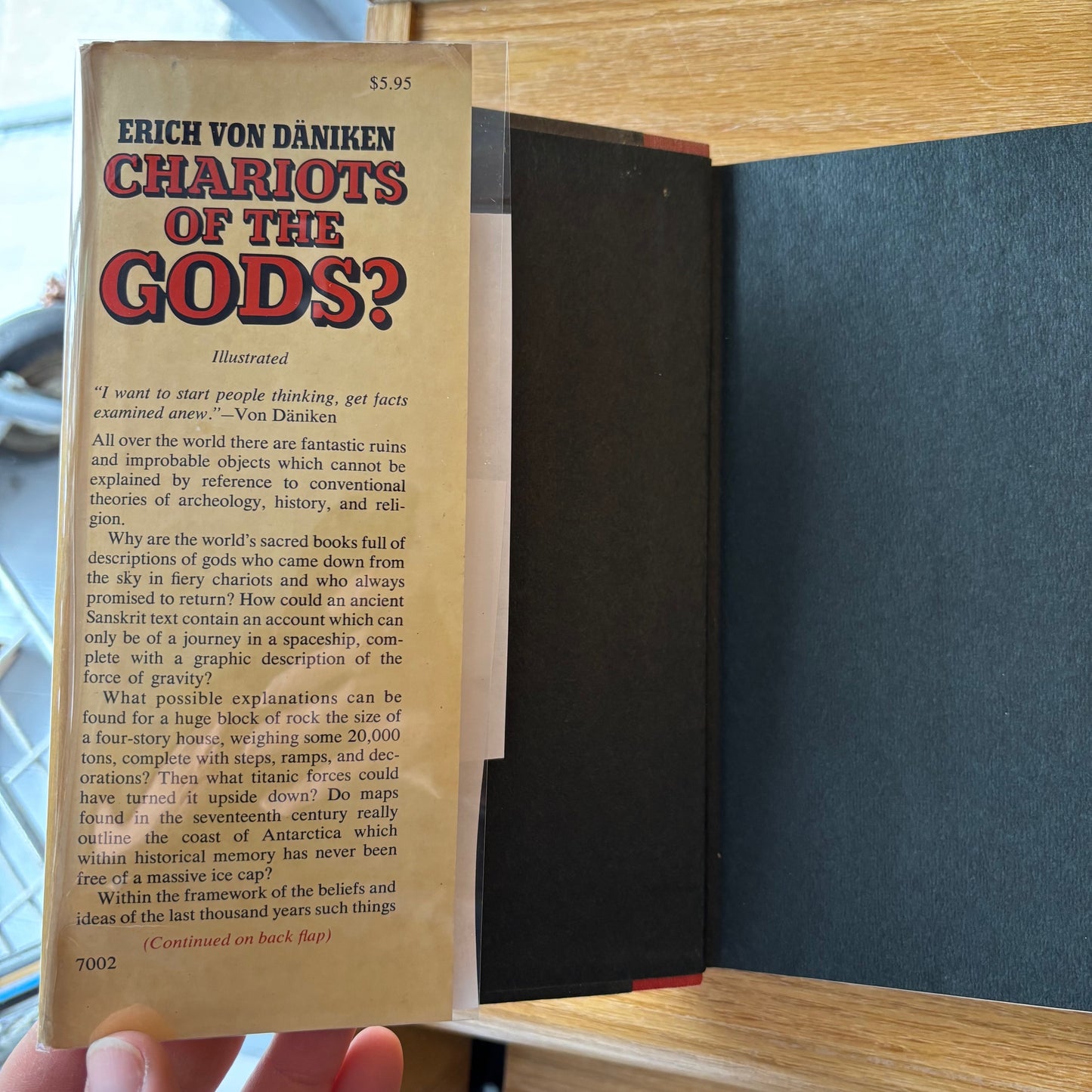 Erich von Daniken - Chariots of the Gods? - First Edition