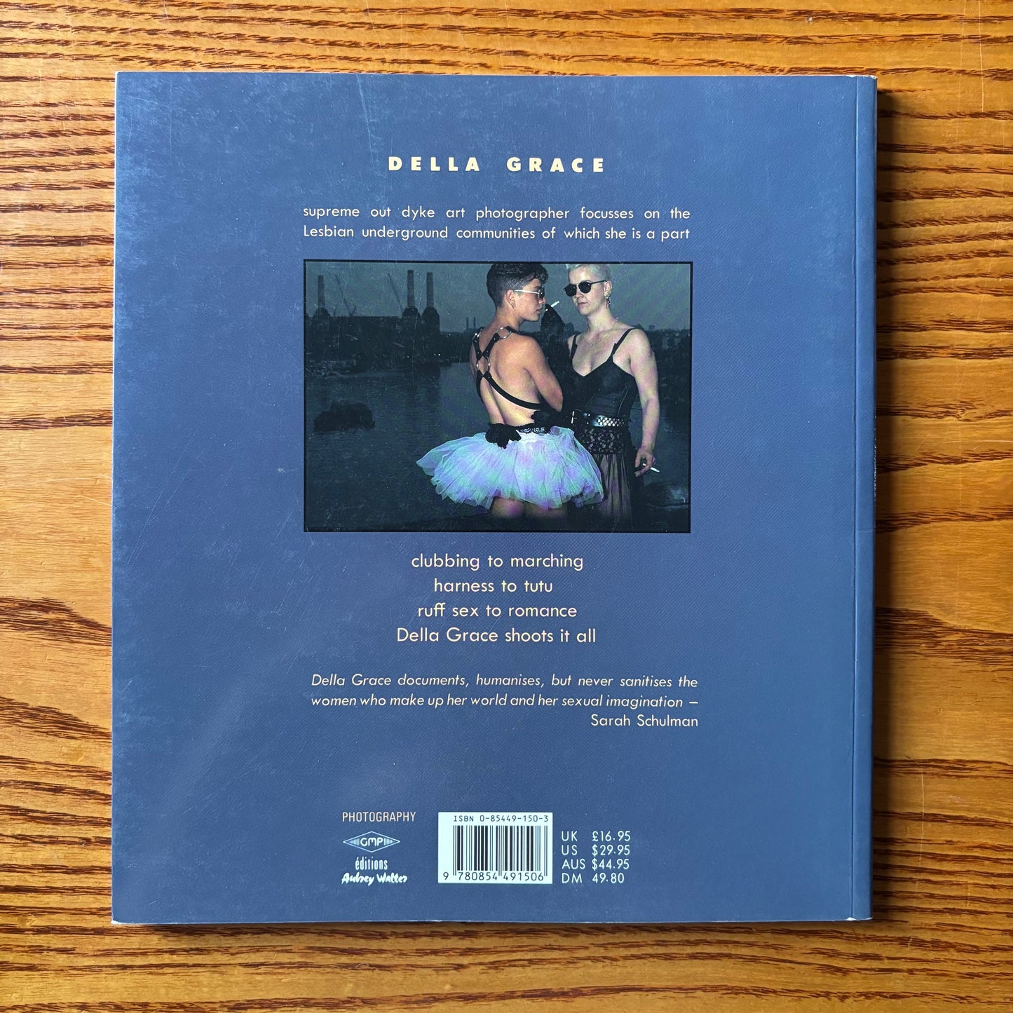 Della Grace - Love Bites