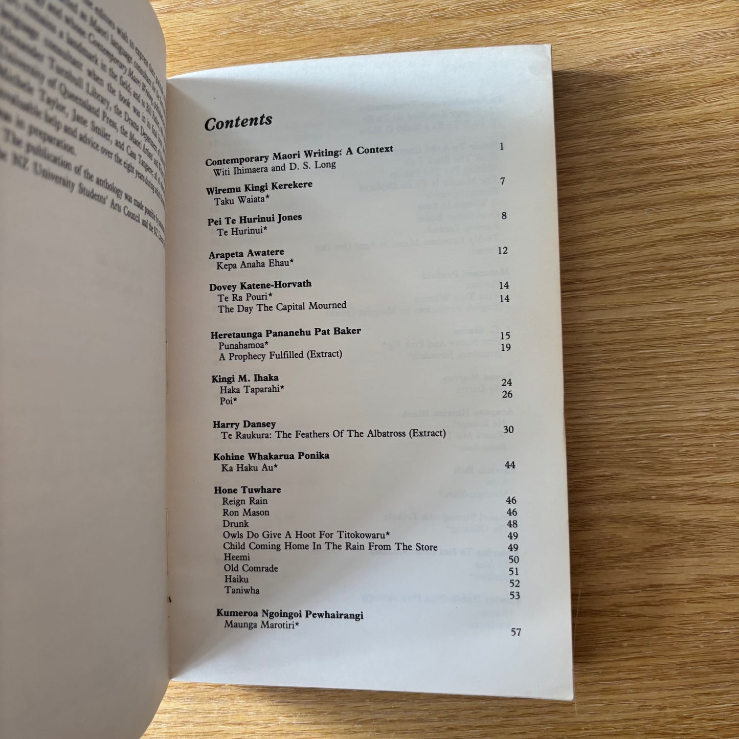 Witi Ihimaera, D.S. Long, eds. - Into the World of Light: An Anthology of Maori Writing