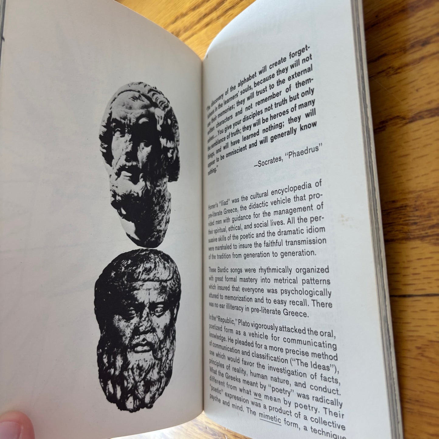 Marshall McLuhan & Quentin Fiore - The Medium is the Massage