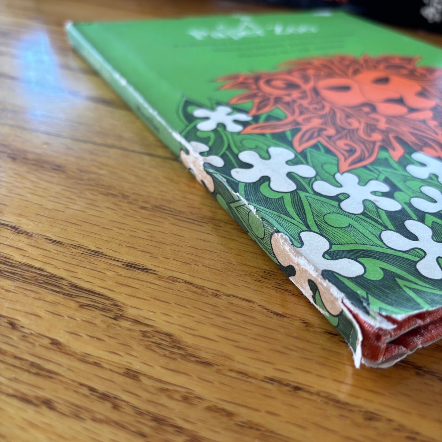 Renee Karol Weiss - A Paper Zoo: A Collection of Animal Poems by Modern American Poets