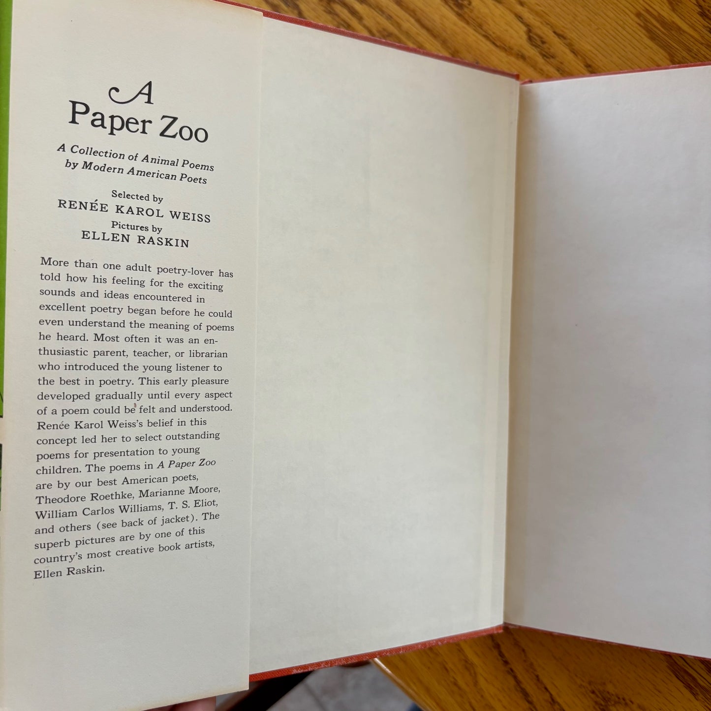 Renee Karol Weiss - A Paper Zoo: A Collection of Animal Poems by Modern American Poets