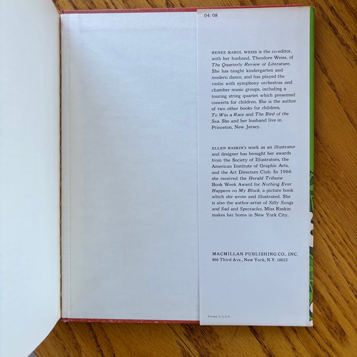 Renee Karol Weiss - A Paper Zoo: A Collection of Animal Poems by Modern American Poets