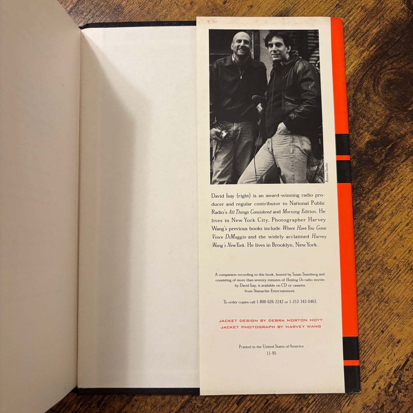 David Isay, Harvey Wang - Holding On: Dreamers, Visionaries, Eccentrics, and Other American Heroes