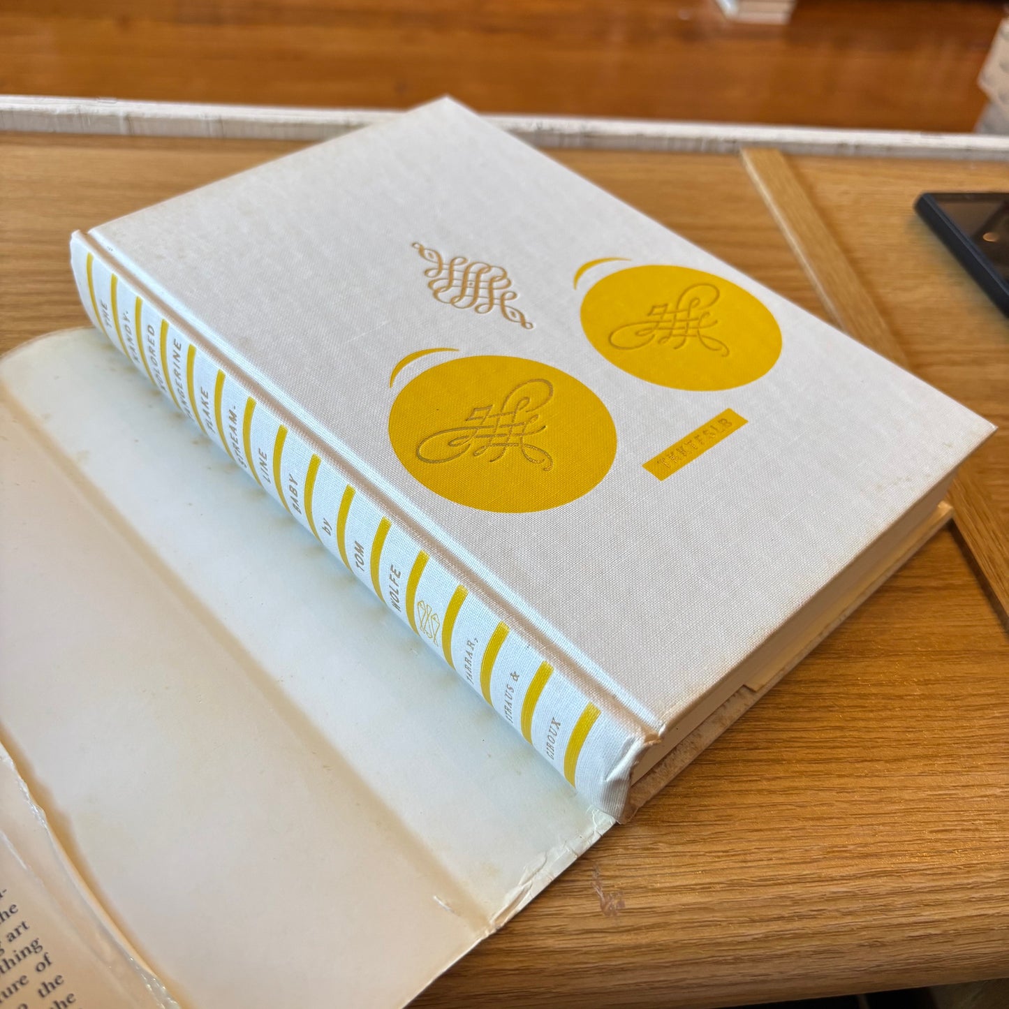 Tom Wolfe - The Kandy-Kolored Tangerine-Flake Streamline Baby - First Edition