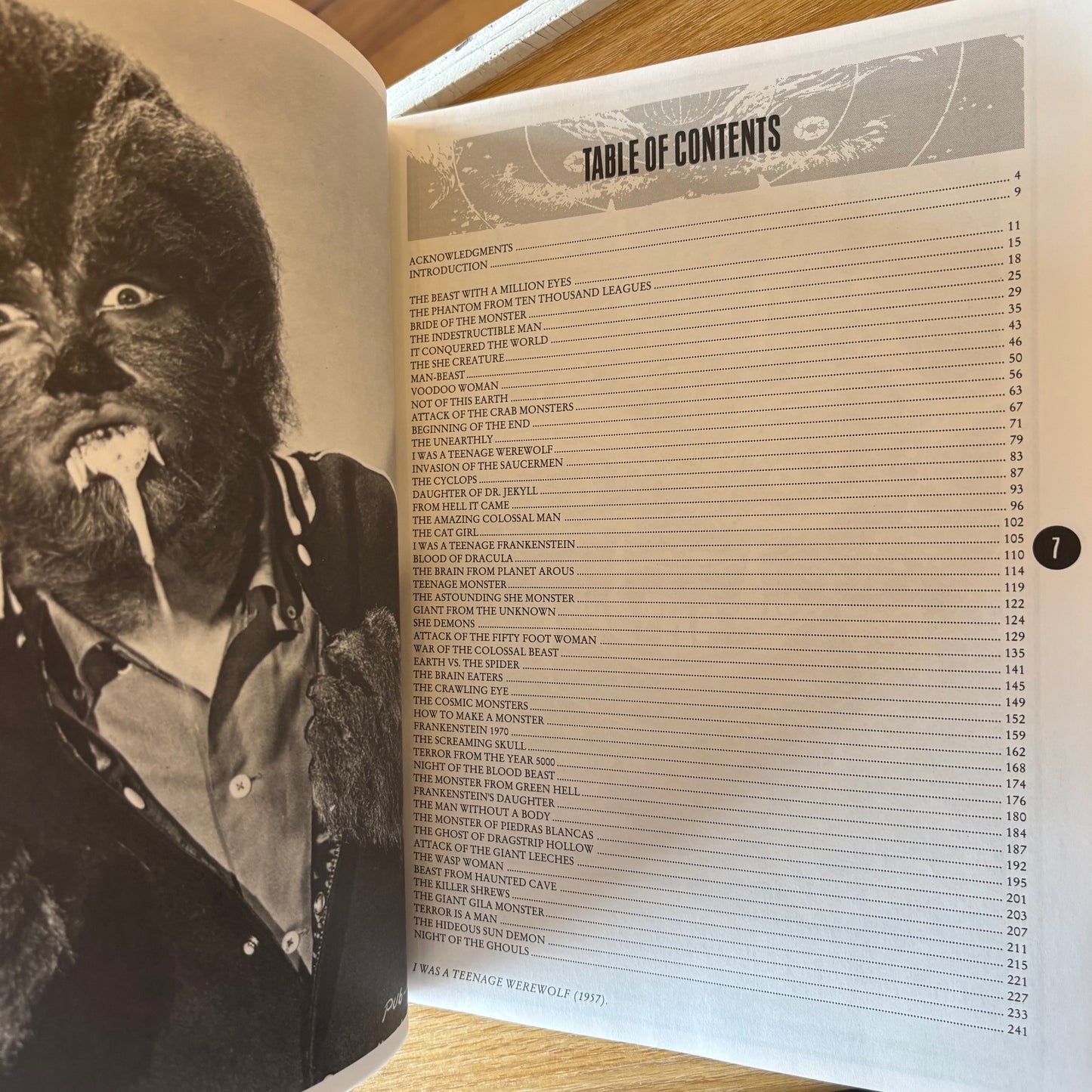 D. Earl Worth - Sleaze Creatures: An Illustrated Guide to Obscure Hollywood Horror Movies 1956-1959