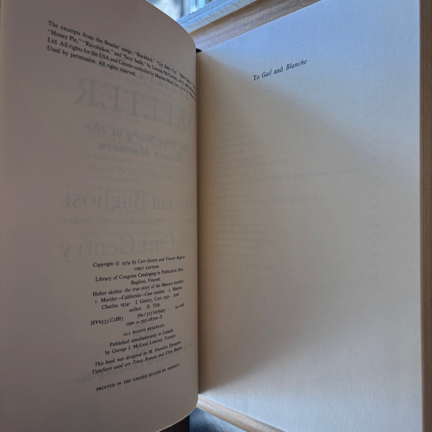 Vincent Bugliosi with Curt Gentry - Helter Skelter: The True Story of the Manson Murders