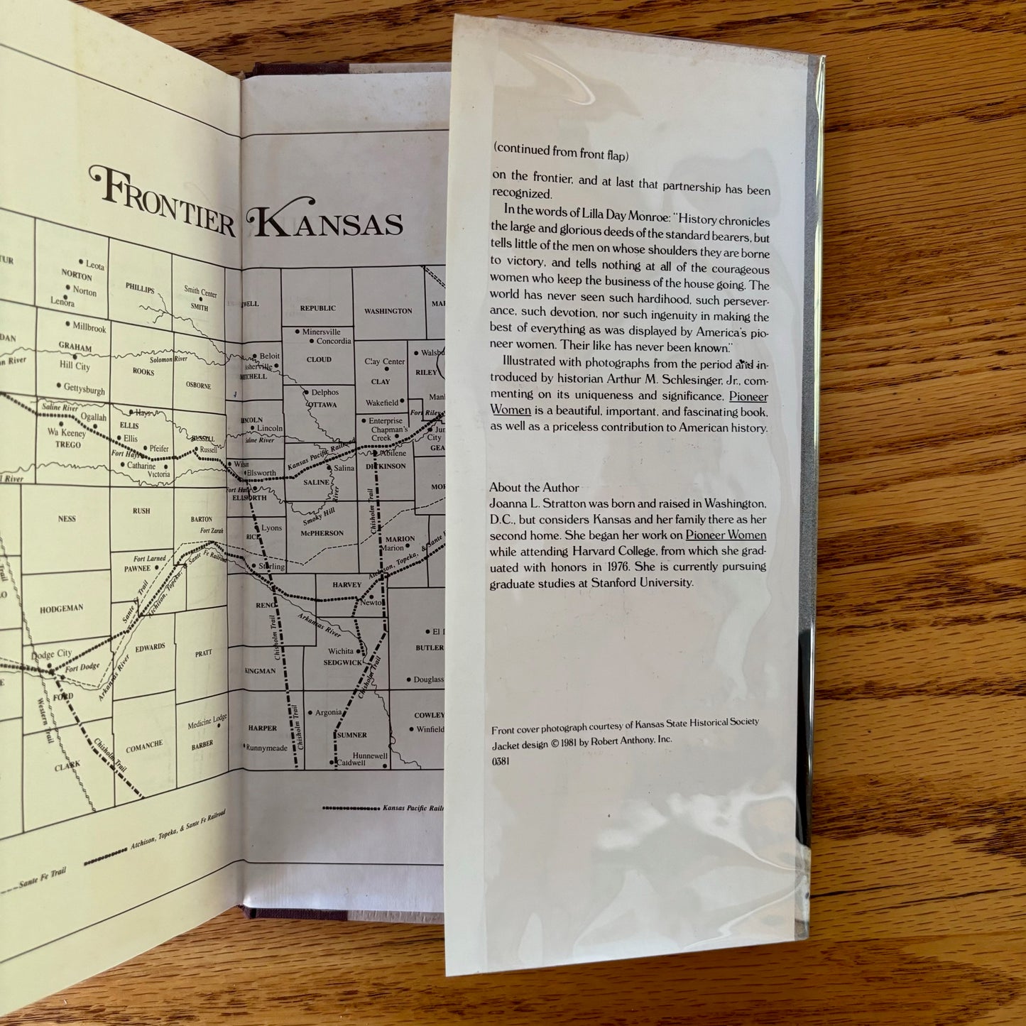 Joanna L. Strattion - Pioneer Women: Voices from the Kansas Frontier