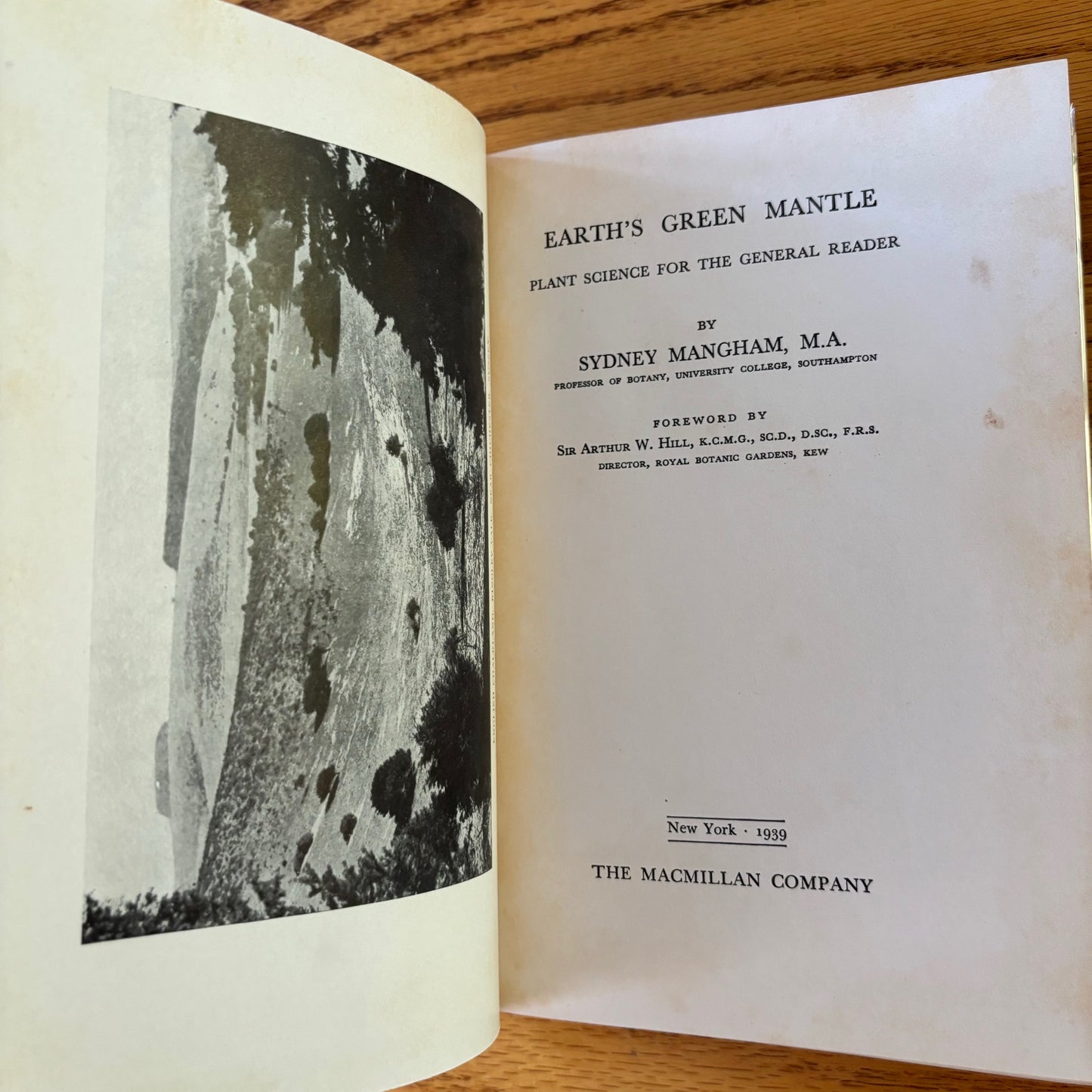 Sydney Mangham - Earth's Green Mantle: Plant Science for the General Reader
