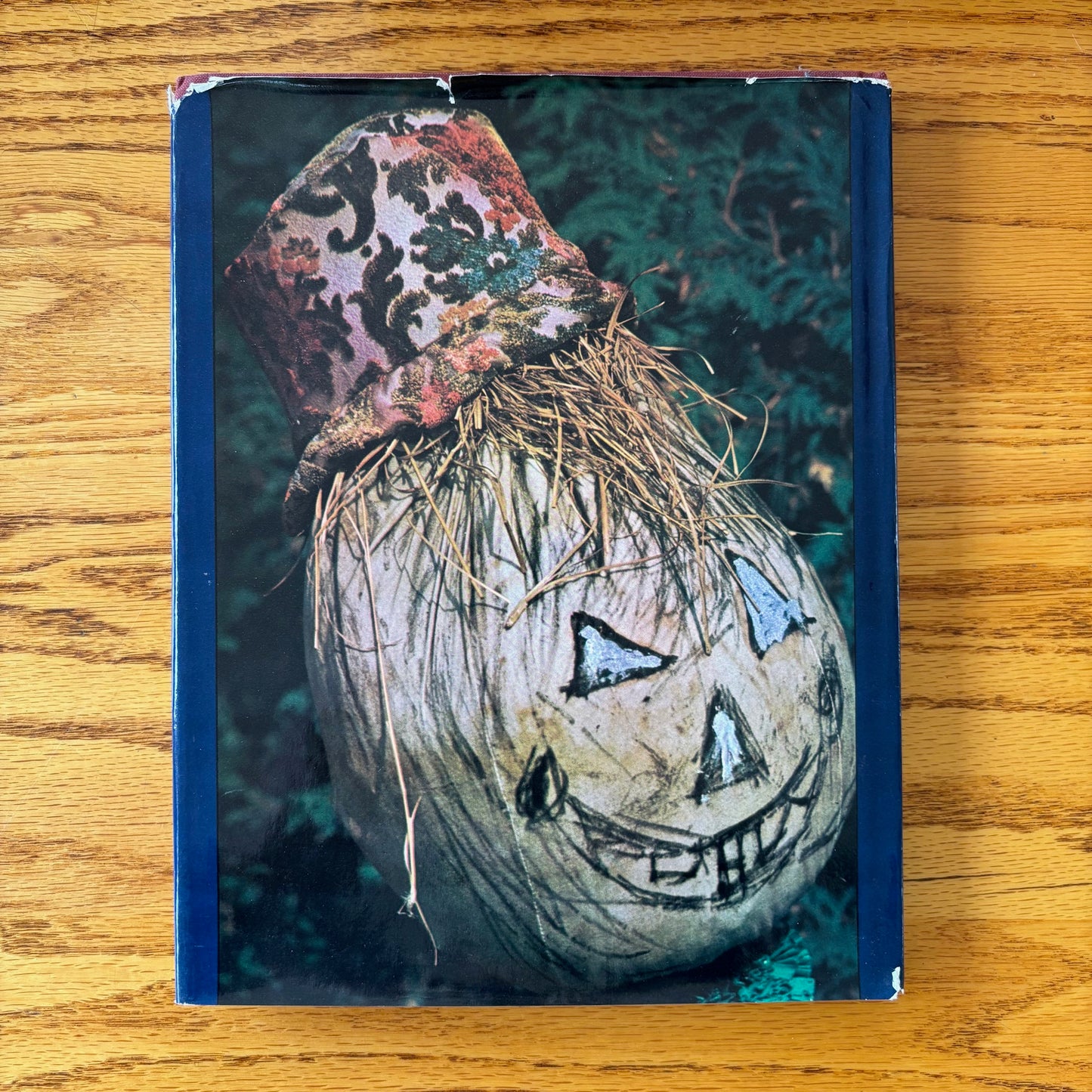 Avon Neal & Ann Parker - Ephemeral Folk Figures: Scarecrows, Harvest Figures, and Snowmen - First Edition