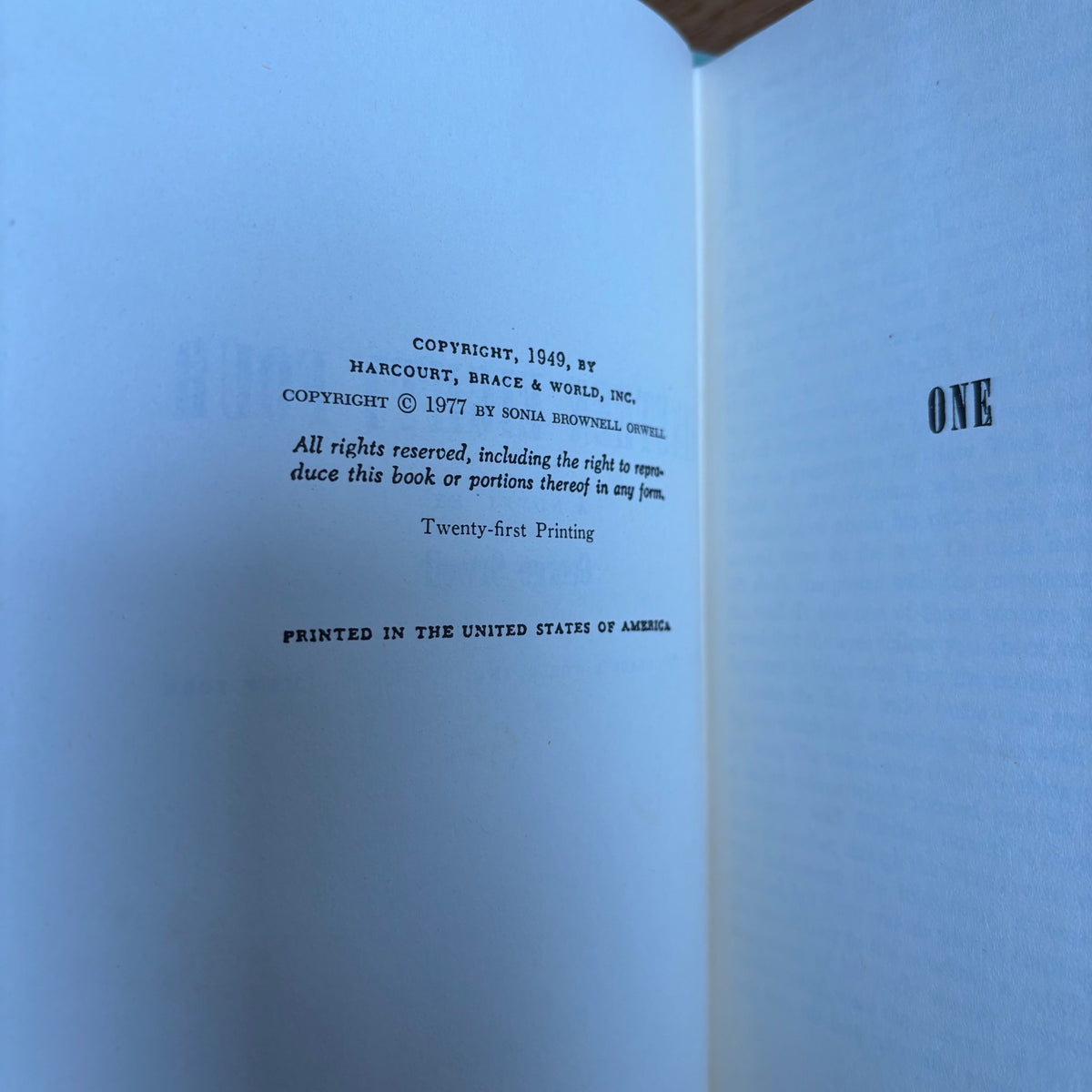 George Orwell - Nineteen Eighty-Four