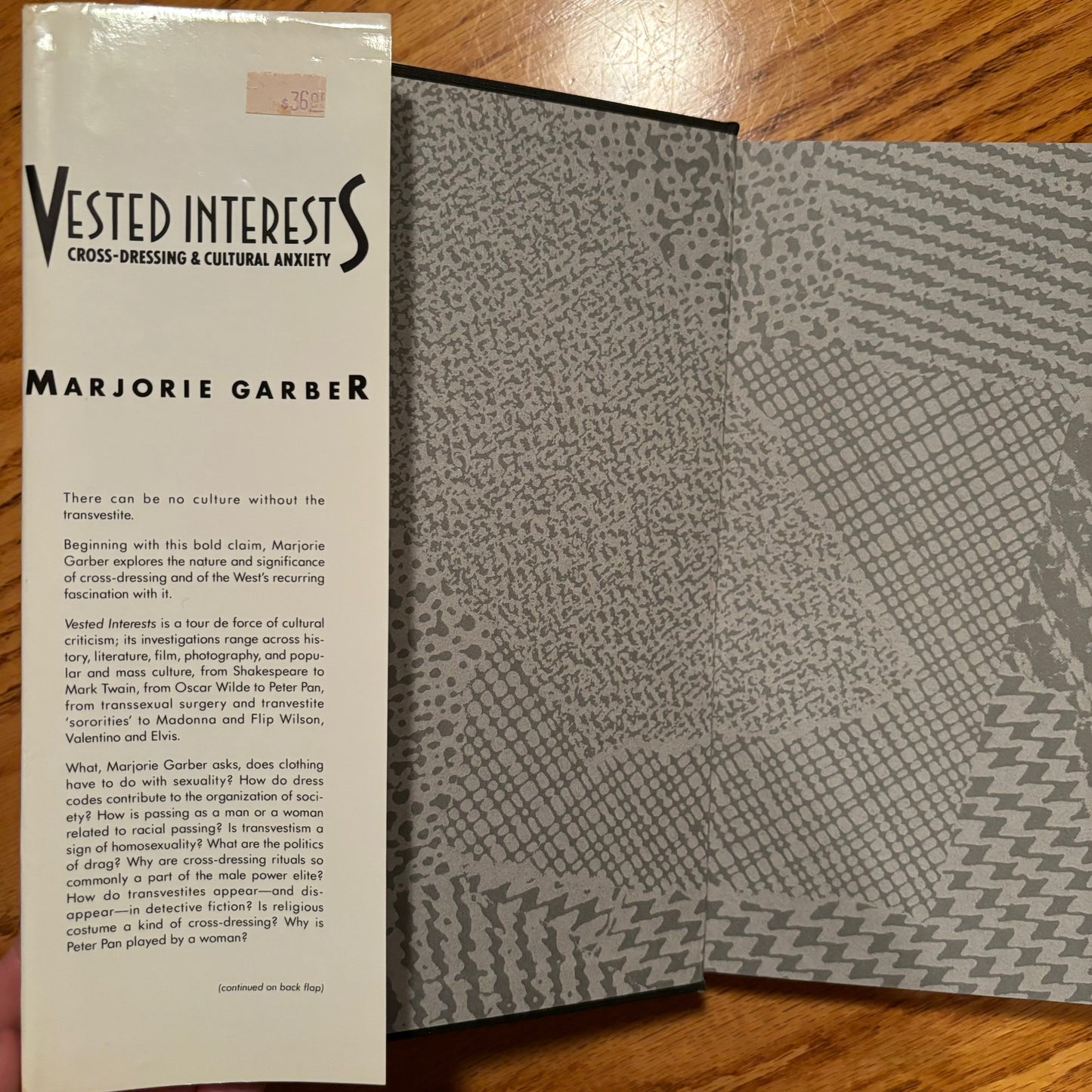 Marjorie Garber - Vested Interests: Cross-Dressing and Cultural Anxiety