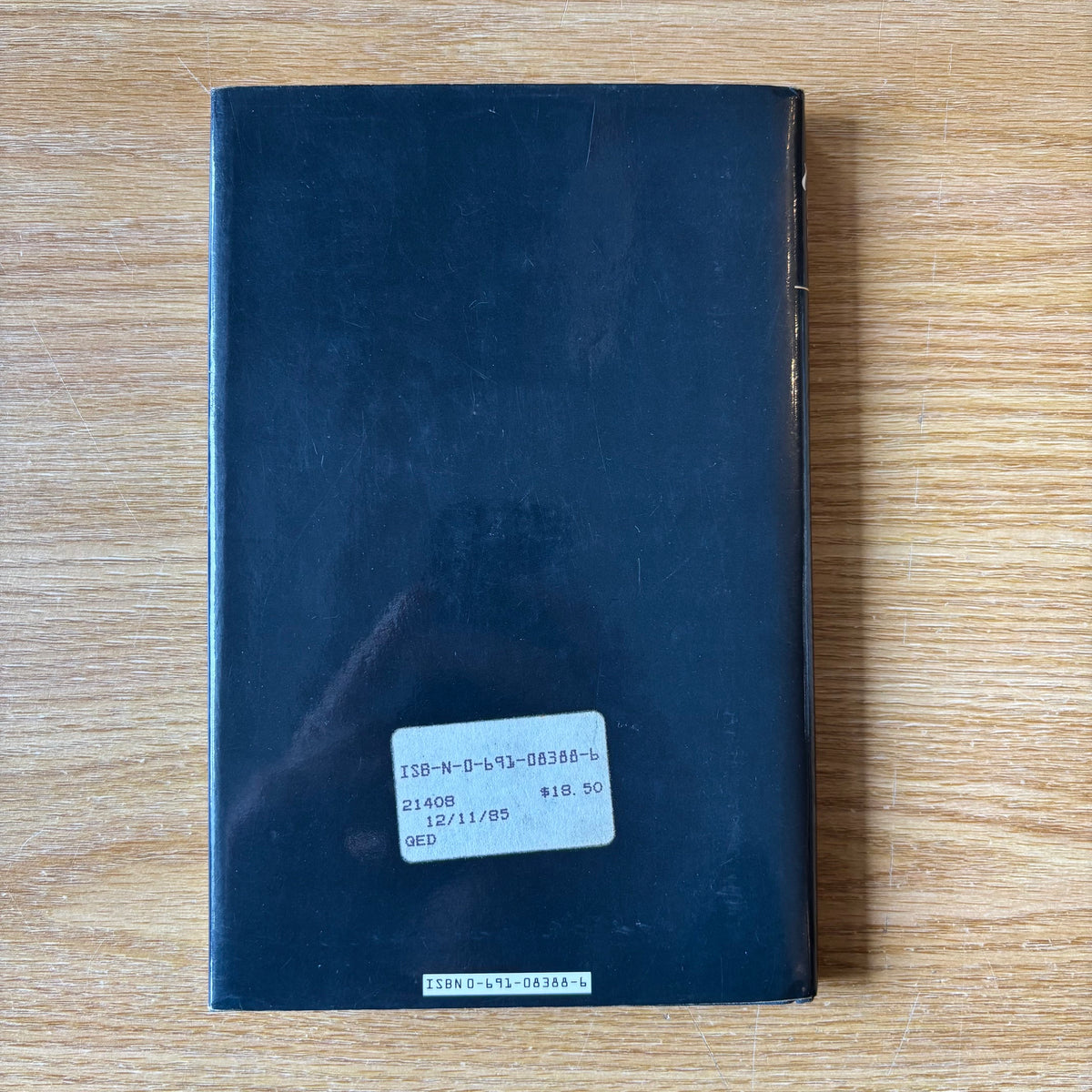 Richard P. Feynman - QED: The Strange Theory of Light and Matter - First Edition