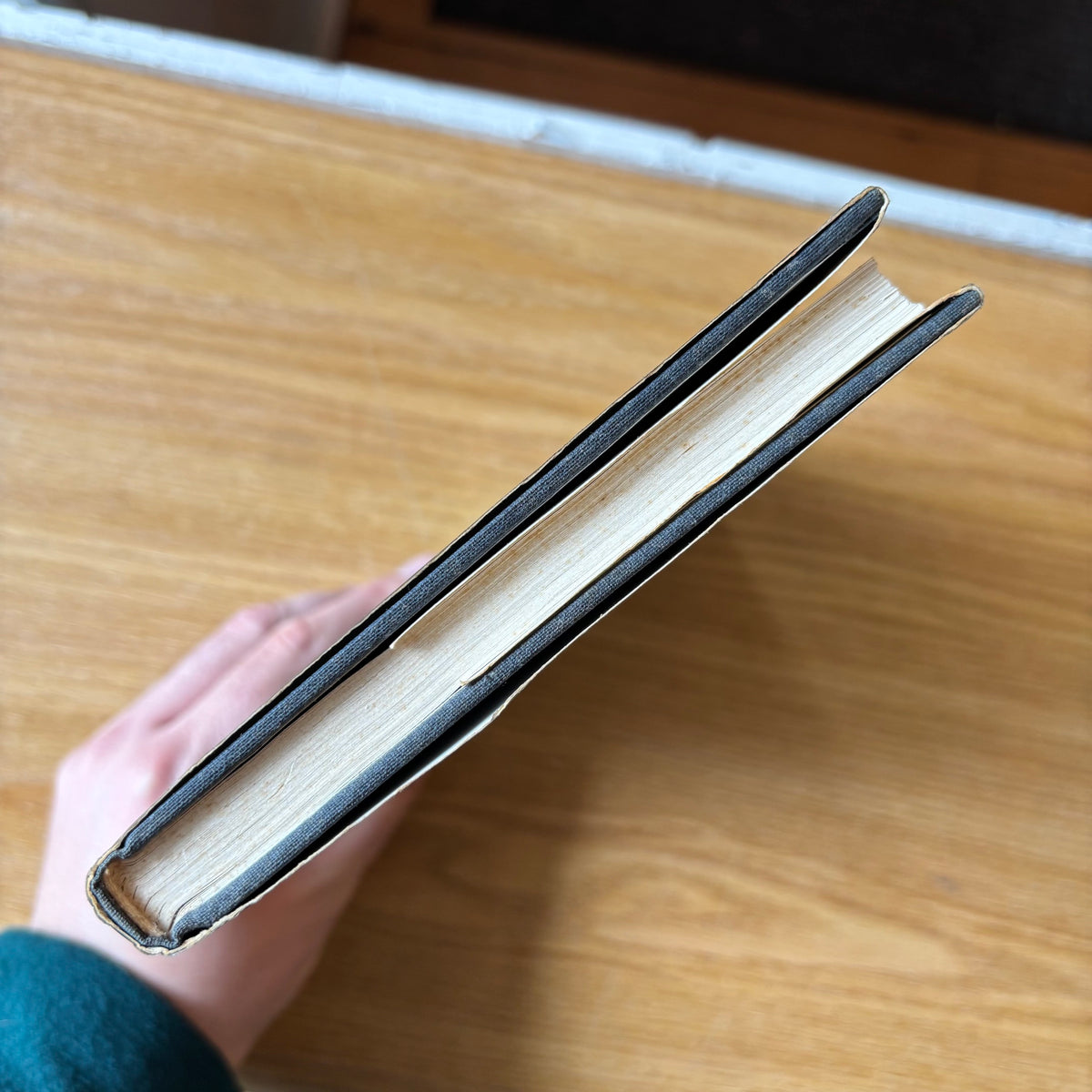 Richard P. Feynman - QED: The Strange Theory of Light and Matter - First Edition