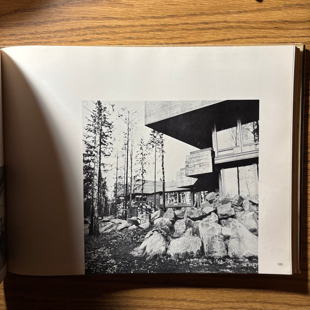 Eugene D. Sternberg & Barbara E. Sternberg - Community Centers and Student Unions - First Edition