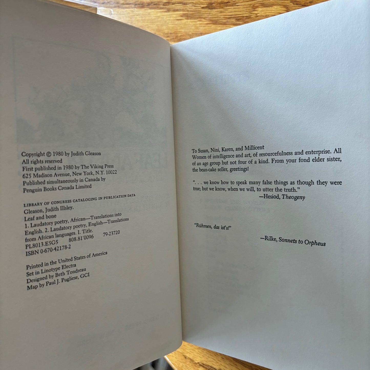 Judith Gleason, ed. - Leaf and Bone: African Praise-Poems